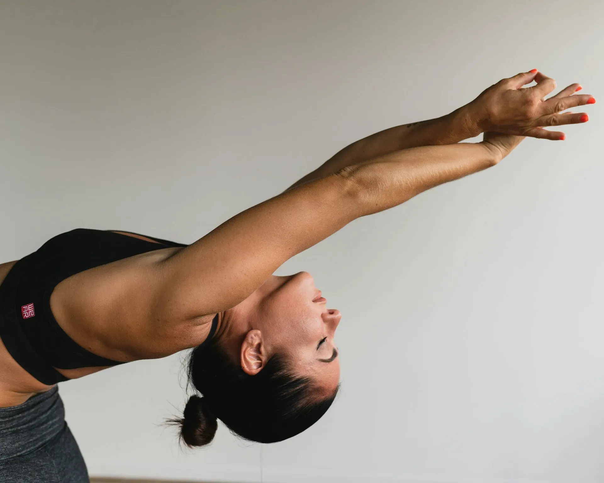 Easy Desk Stretches to Ease Stiffness During Long Days